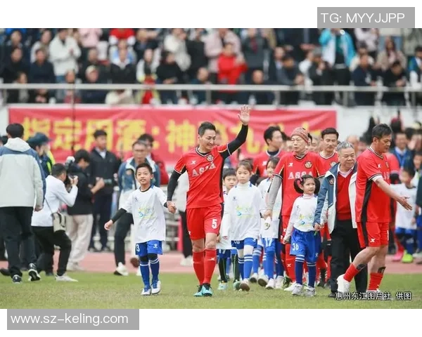 唯一向中国捐款的足球明星背后故事与公益影响力揭秘